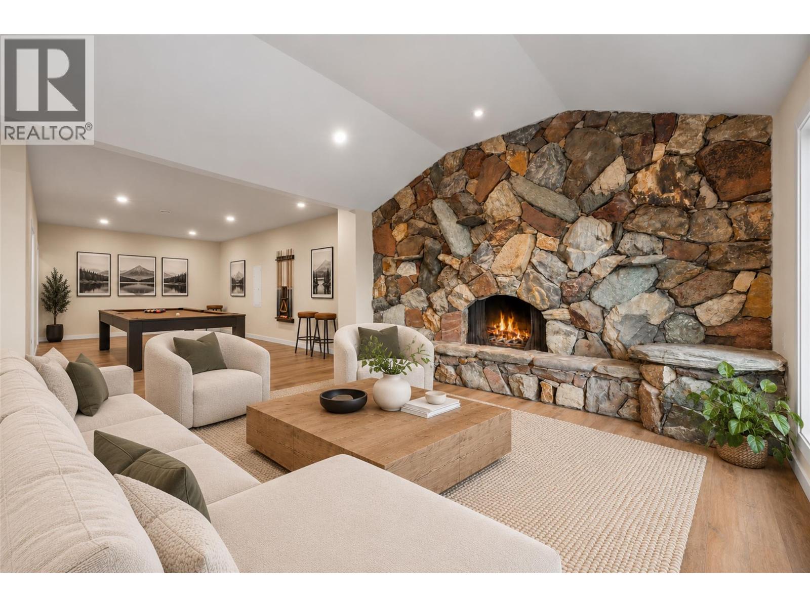 318 Gleneagles Drive Property Photo 39