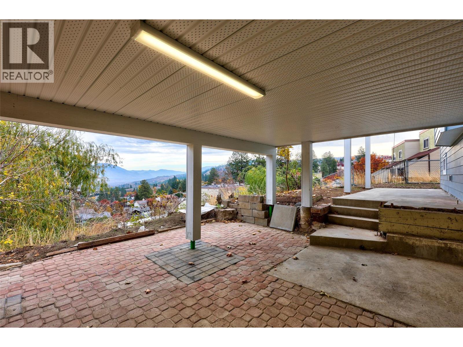 318 Gleneagles Drive Property Photo 58