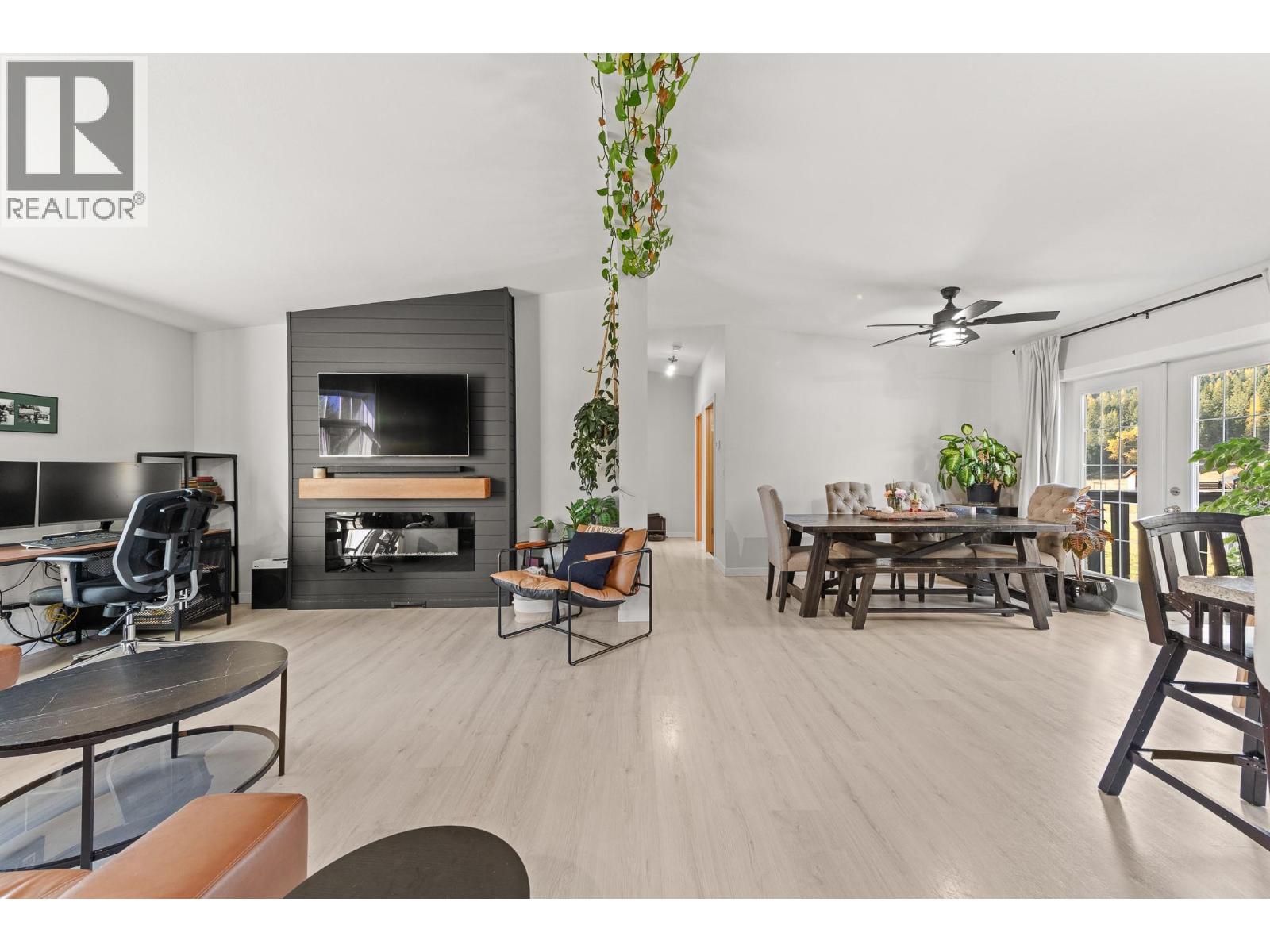 9254 Langevin Street Property Photo 10