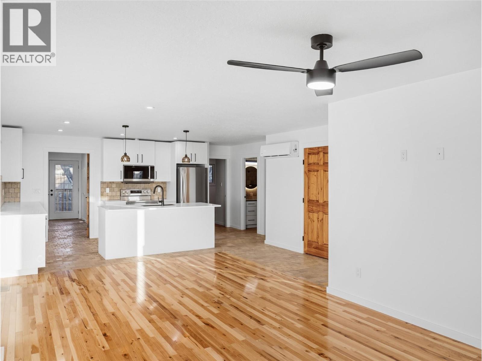9204 8 Street Property Photo 10
