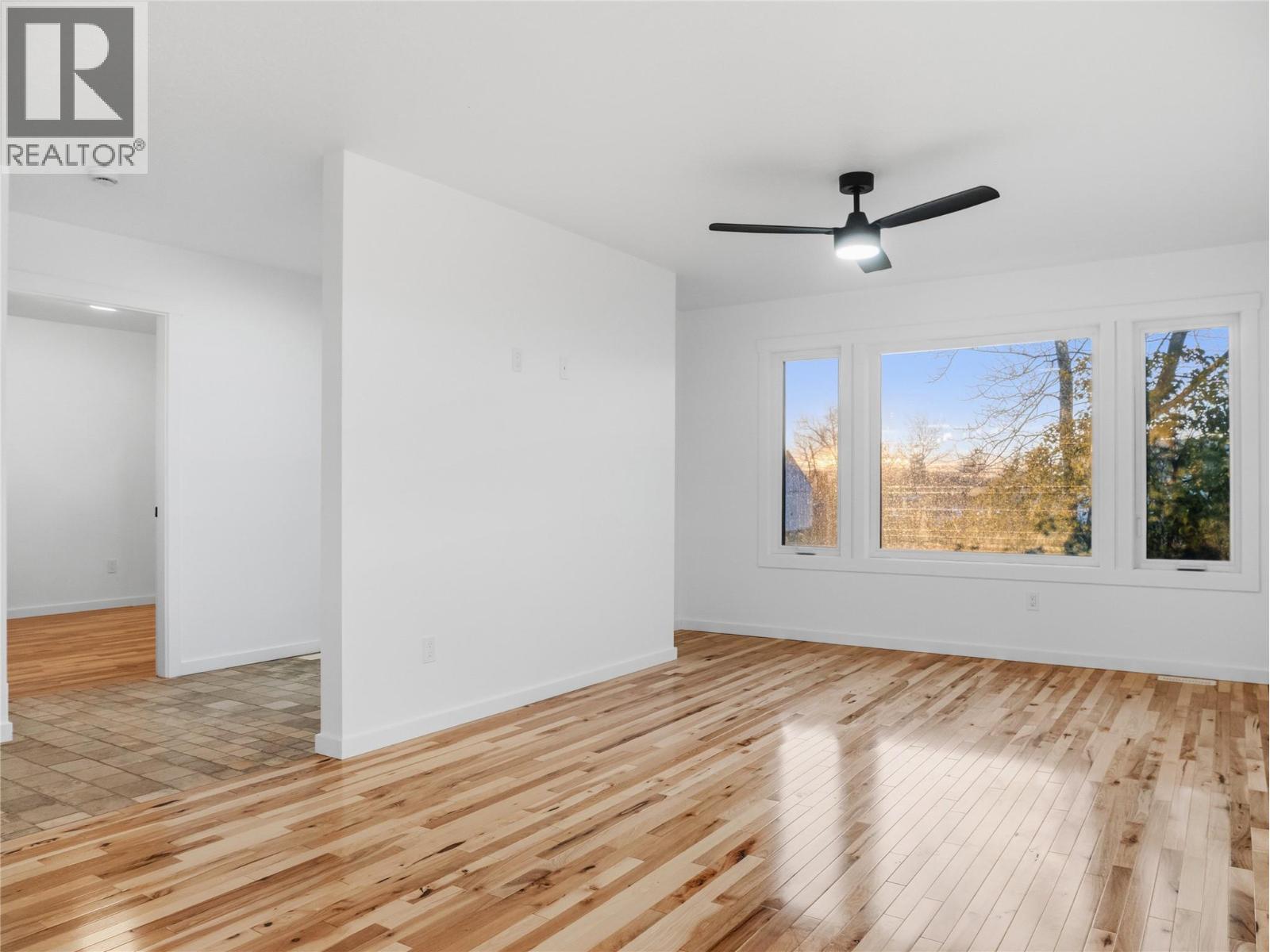9204 8 Street Property Photo 35