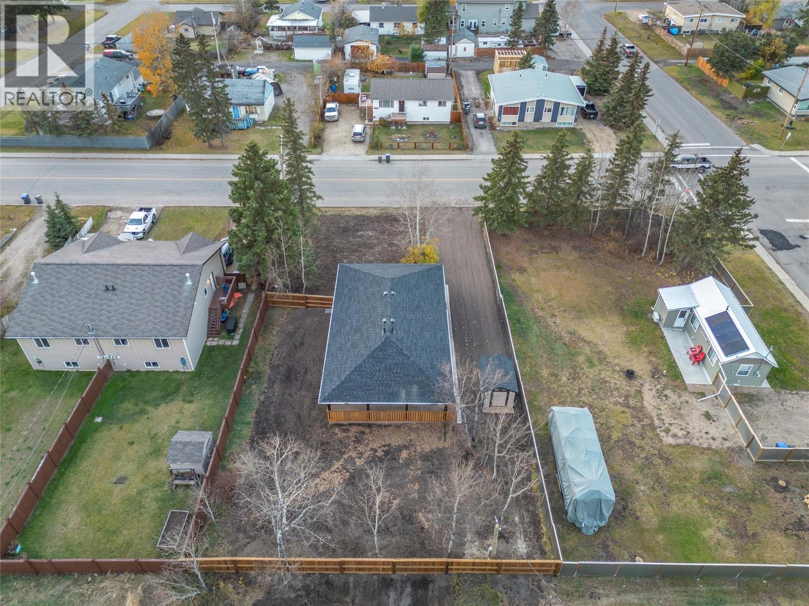 9204 8 Street Property Photo 44