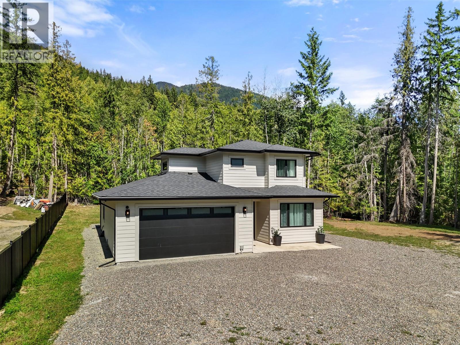 7670 Mountain Drive Property Photo 3