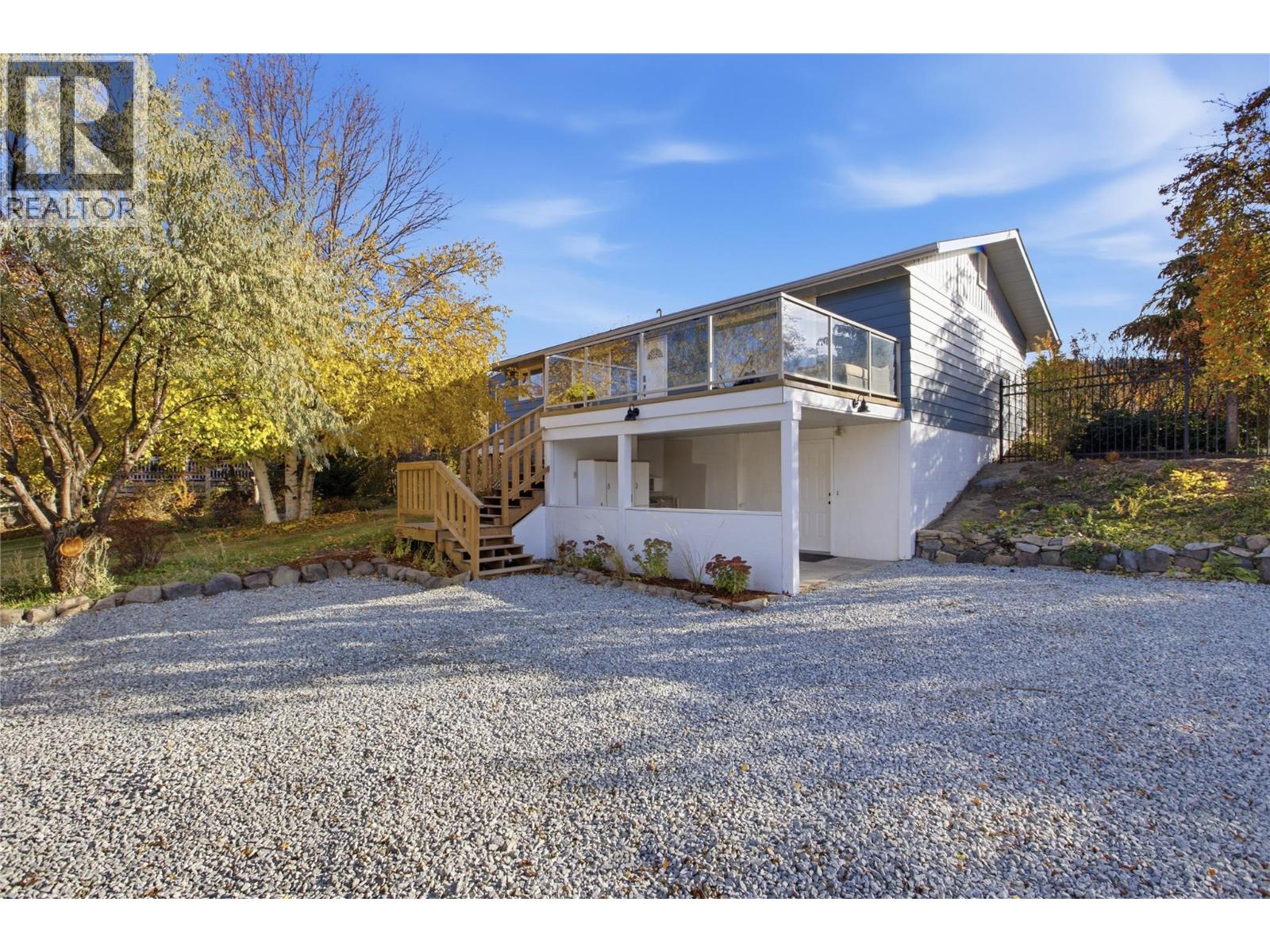 6105 Meadowland Crescent N Property Photo 2