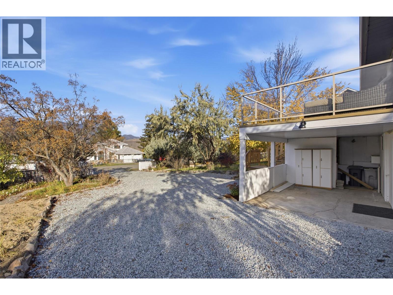 6105 Meadowland Crescent N Property Photo 6
