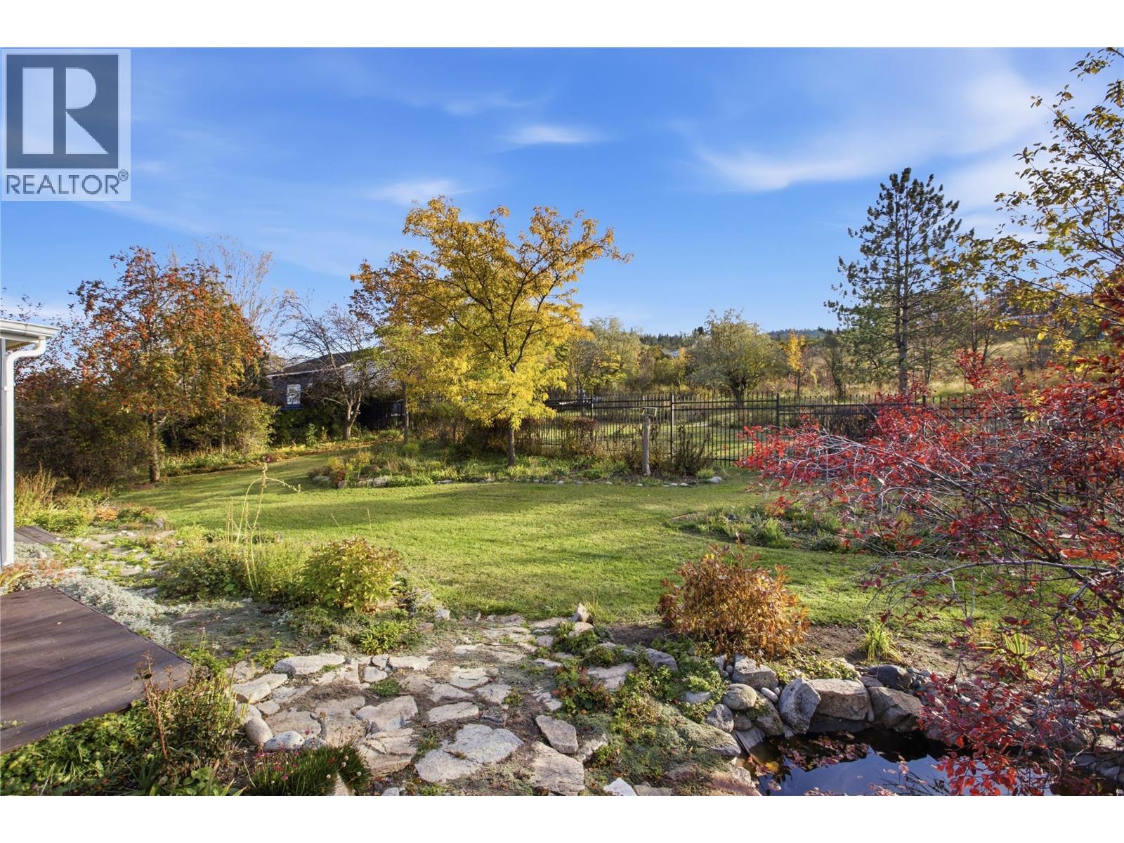 6105 Meadowland Crescent N Property Photo 11