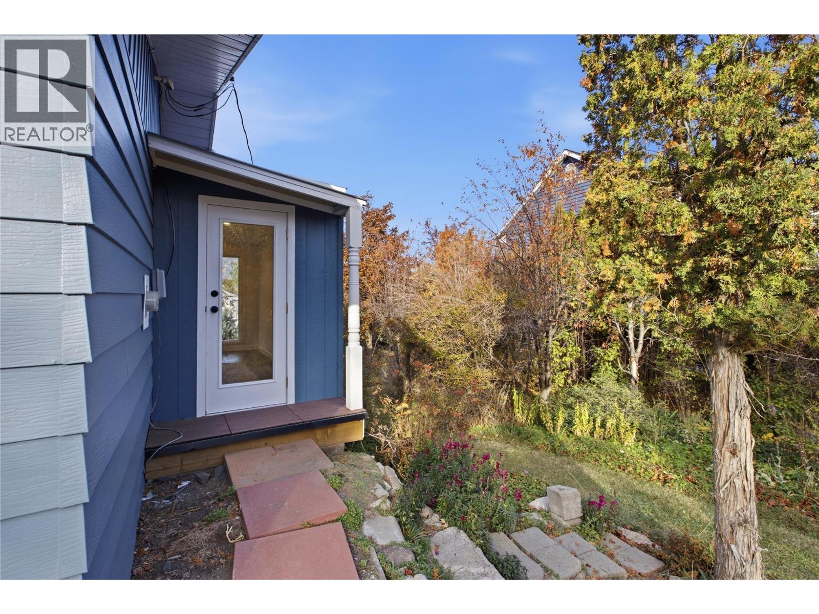 6105 Meadowland Crescent N Property Photo 13
