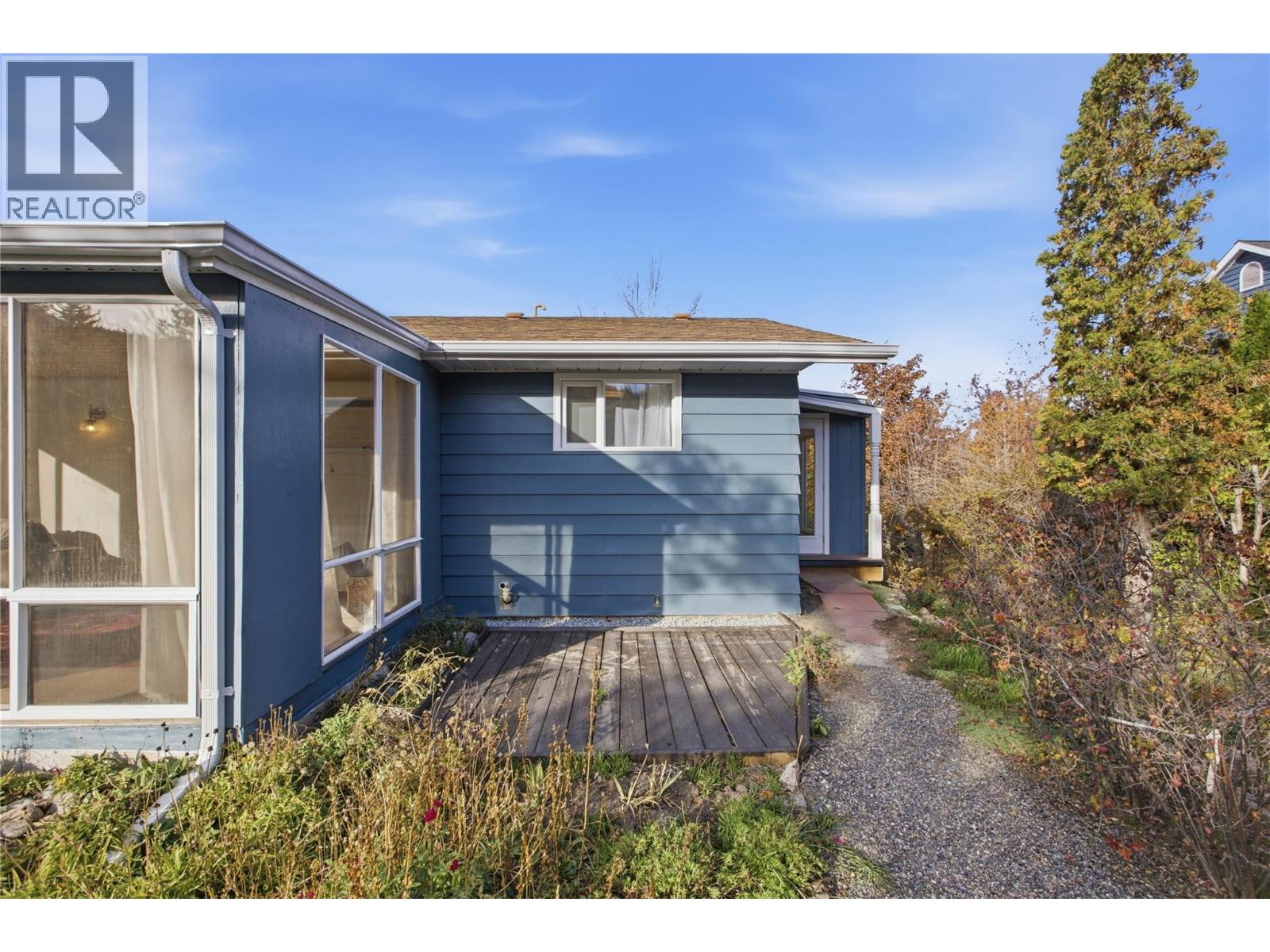 6105 Meadowland Crescent N Property Photo 15