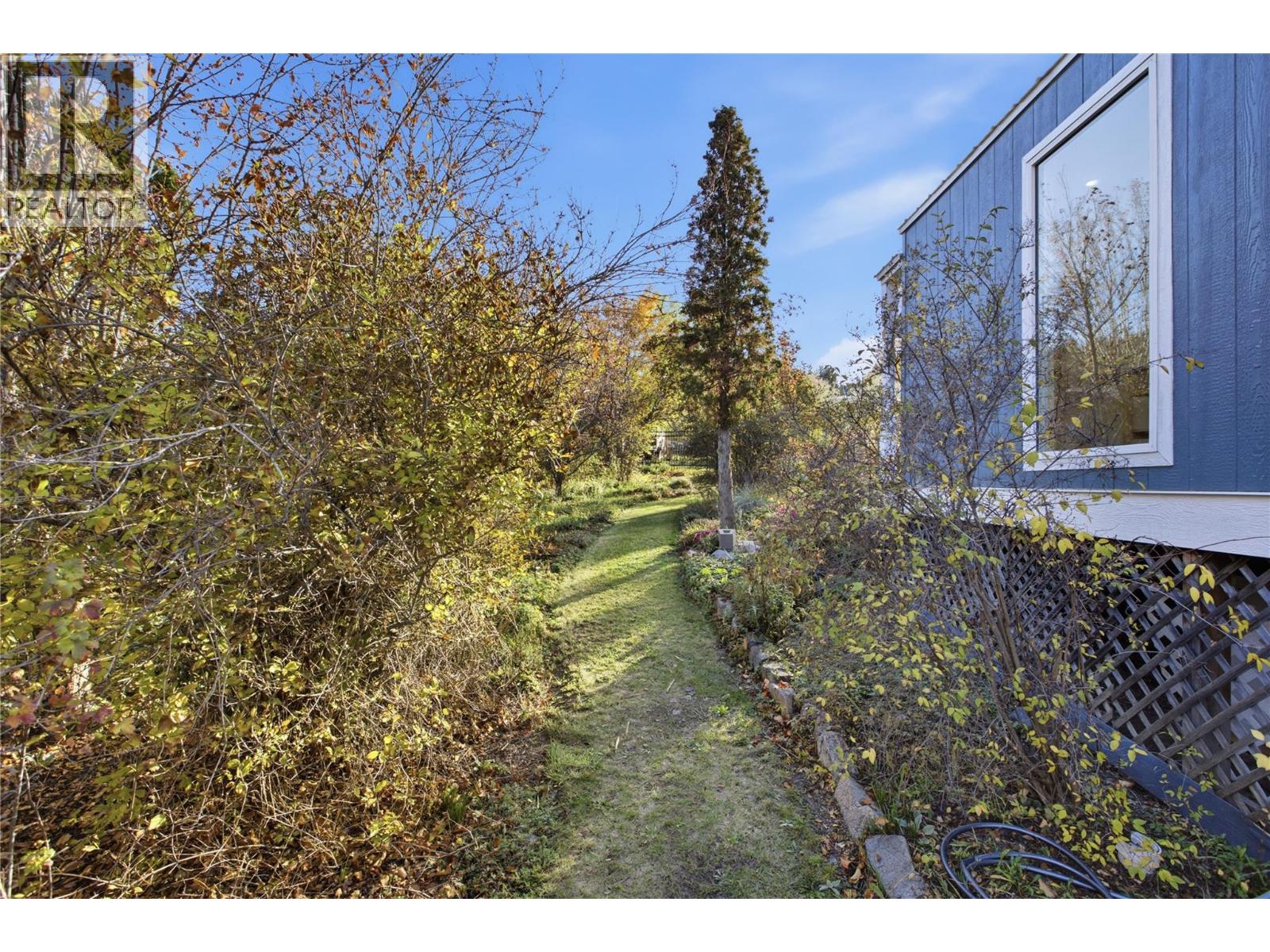 6105 Meadowland Crescent N Property Photo 17