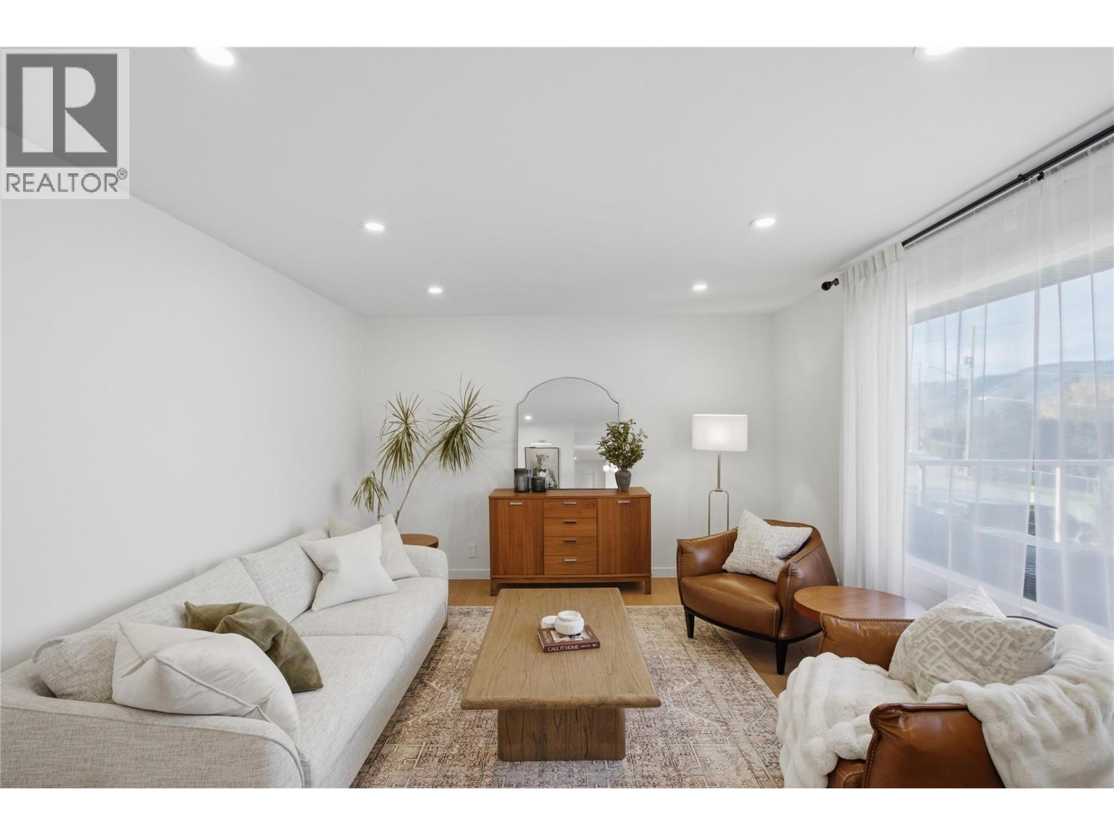 6105 Meadowland Crescent N Property Photo 27