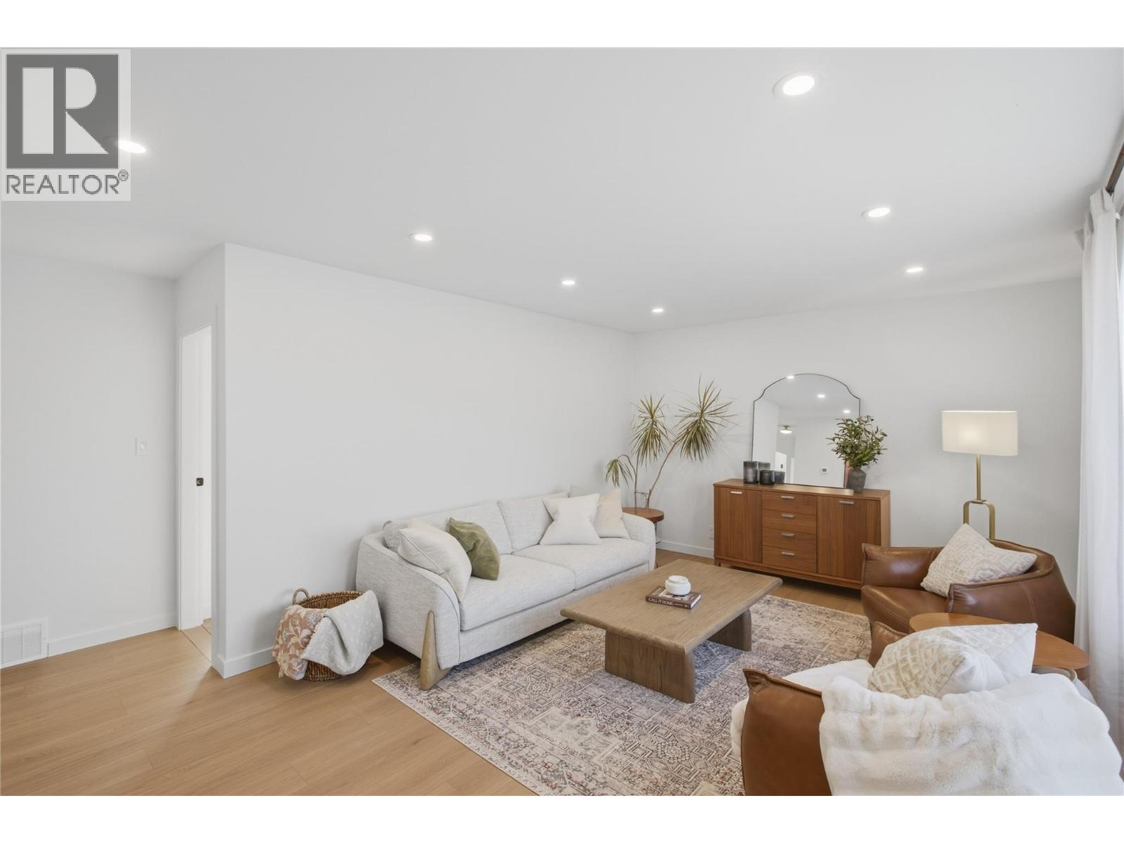 6105 Meadowland Crescent N Property Photo 29