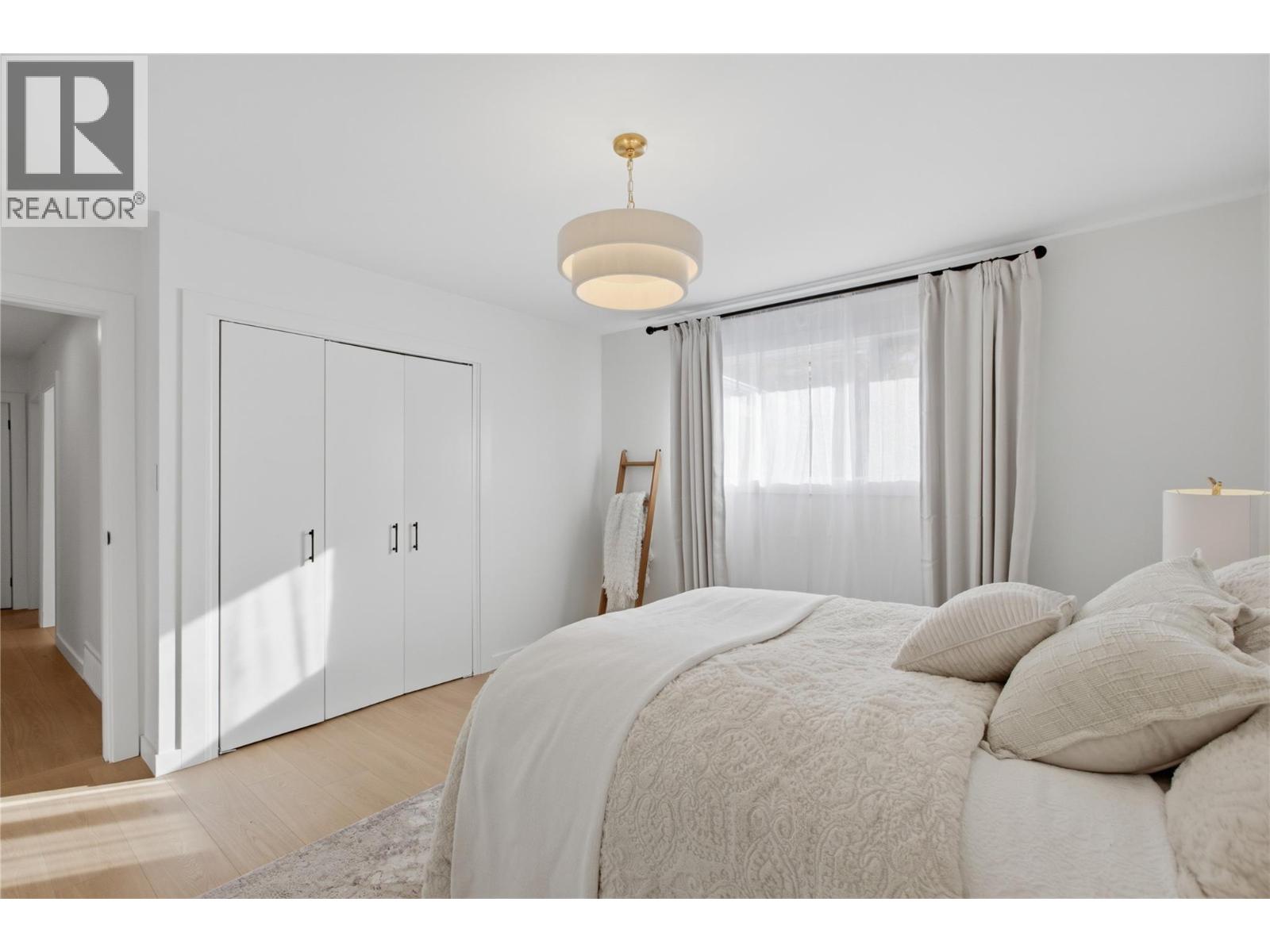 6105 Meadowland Crescent N Property Photo 30