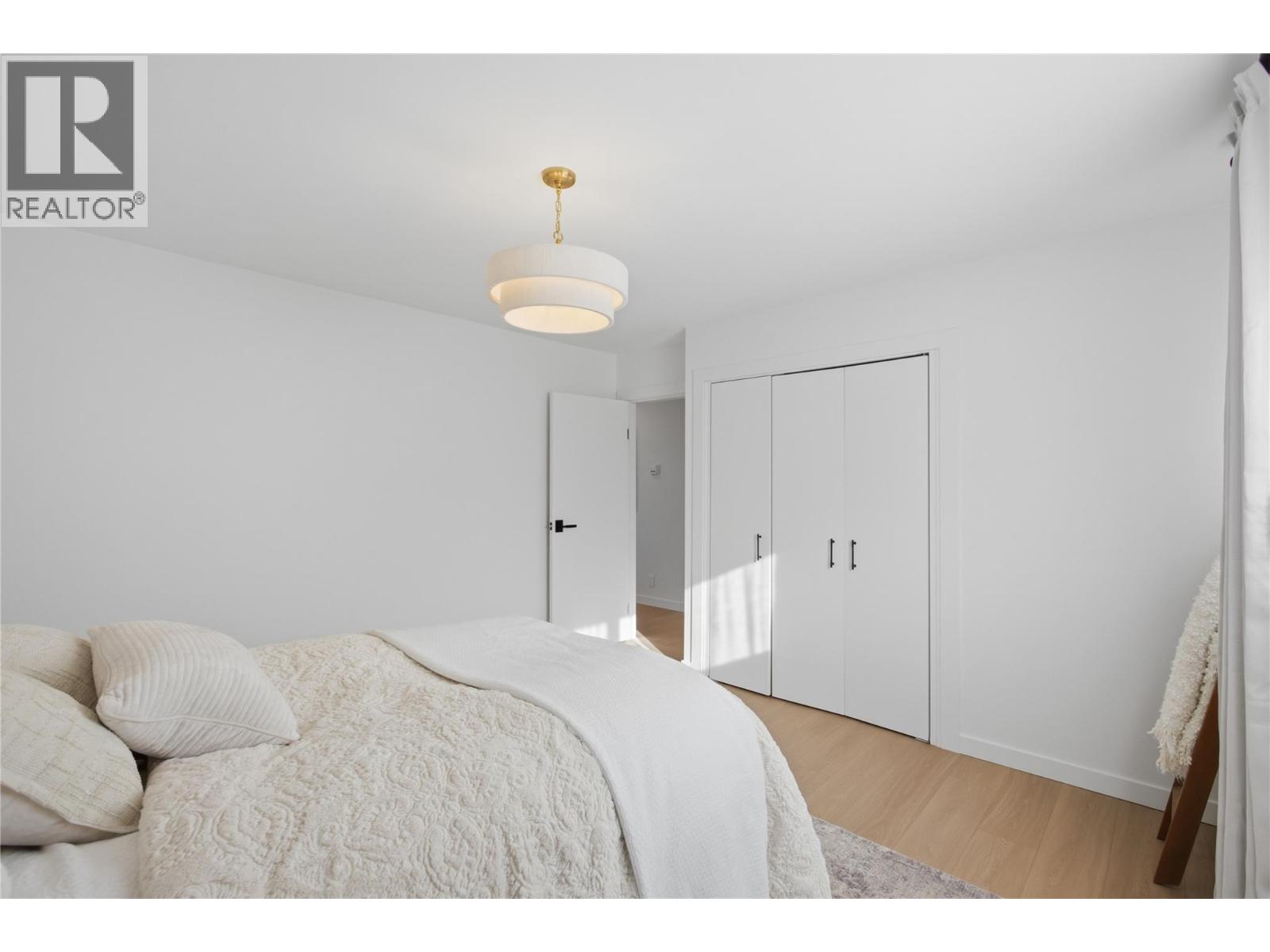 6105 Meadowland Crescent N Property Photo 32