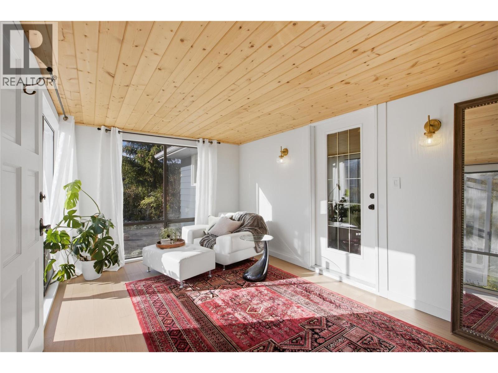 6105 Meadowland Crescent N Property Photo 40