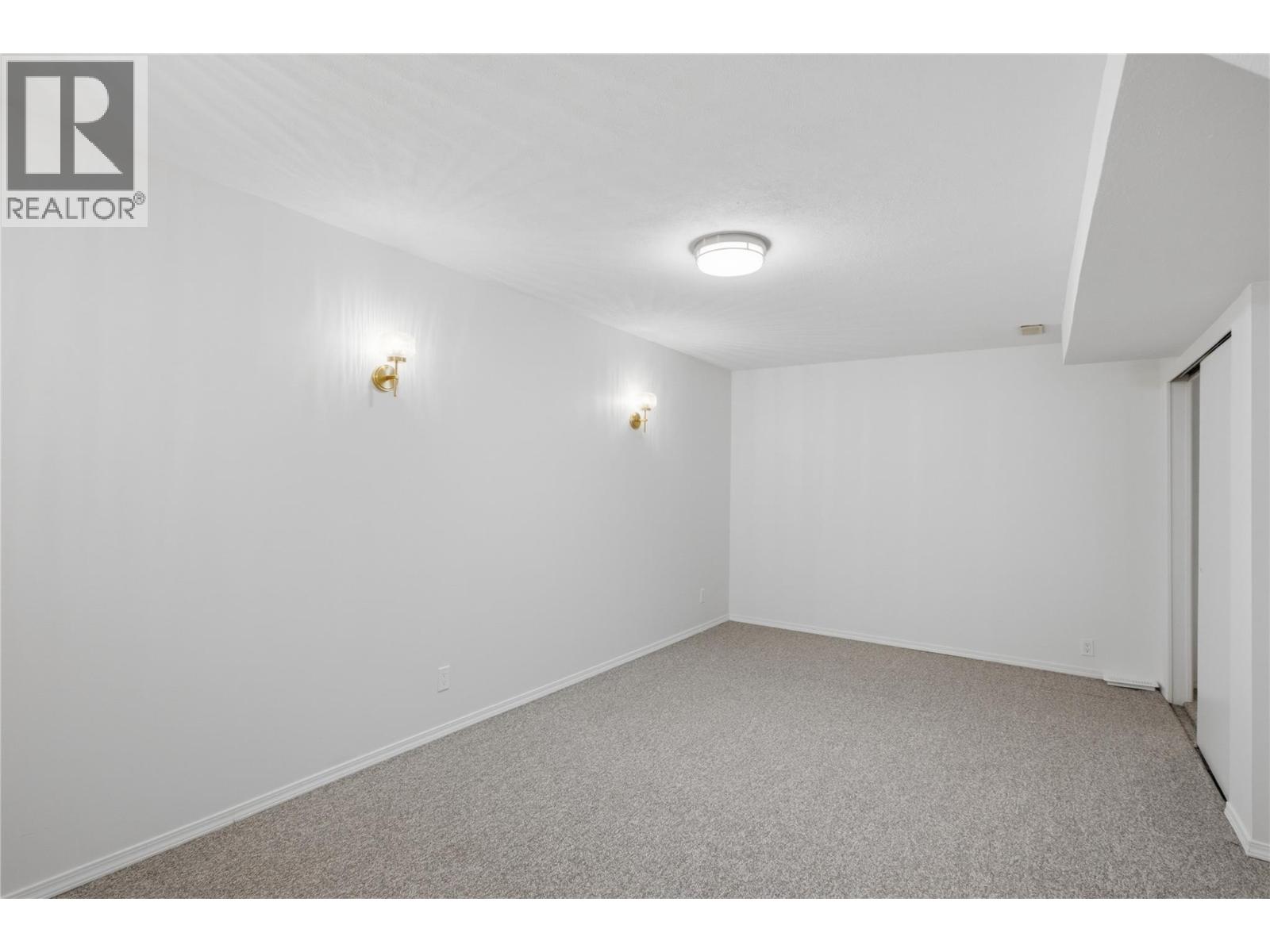 6105 Meadowland Crescent N Property Photo 44