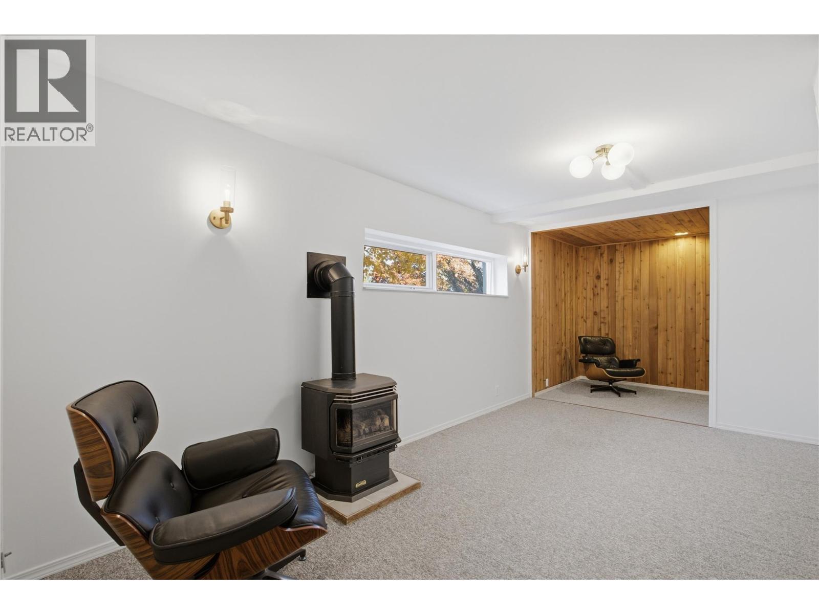 6105 Meadowland Crescent N Property Photo 46