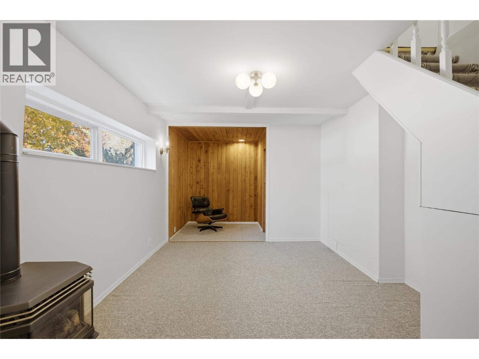 6105 Meadowland Crescent N Property Photo 47