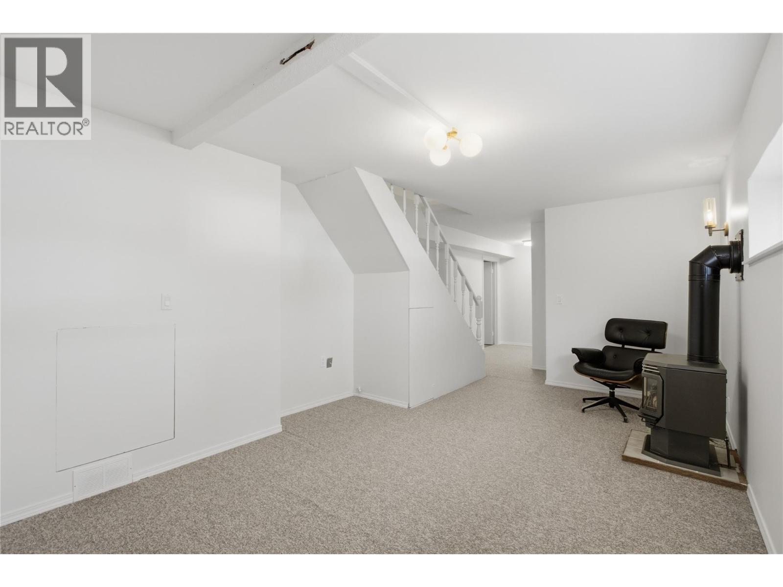 6105 Meadowland Crescent N Property Photo 50