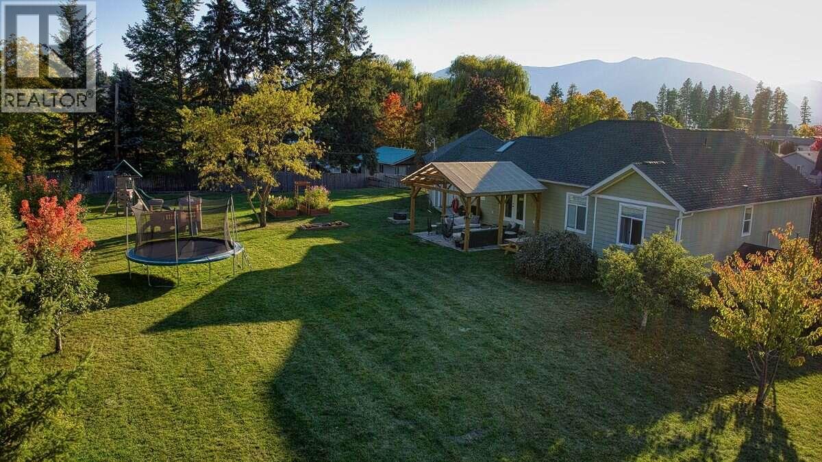 830 Devon Street Property Photo 5