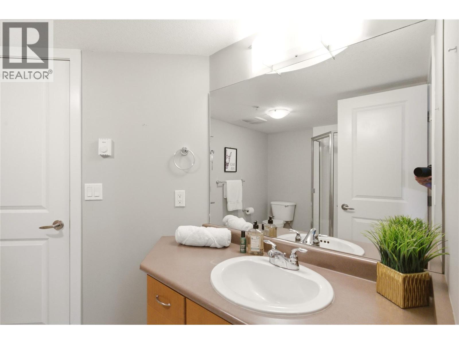 563 Yates Road Unit# 215 Property Photo 30