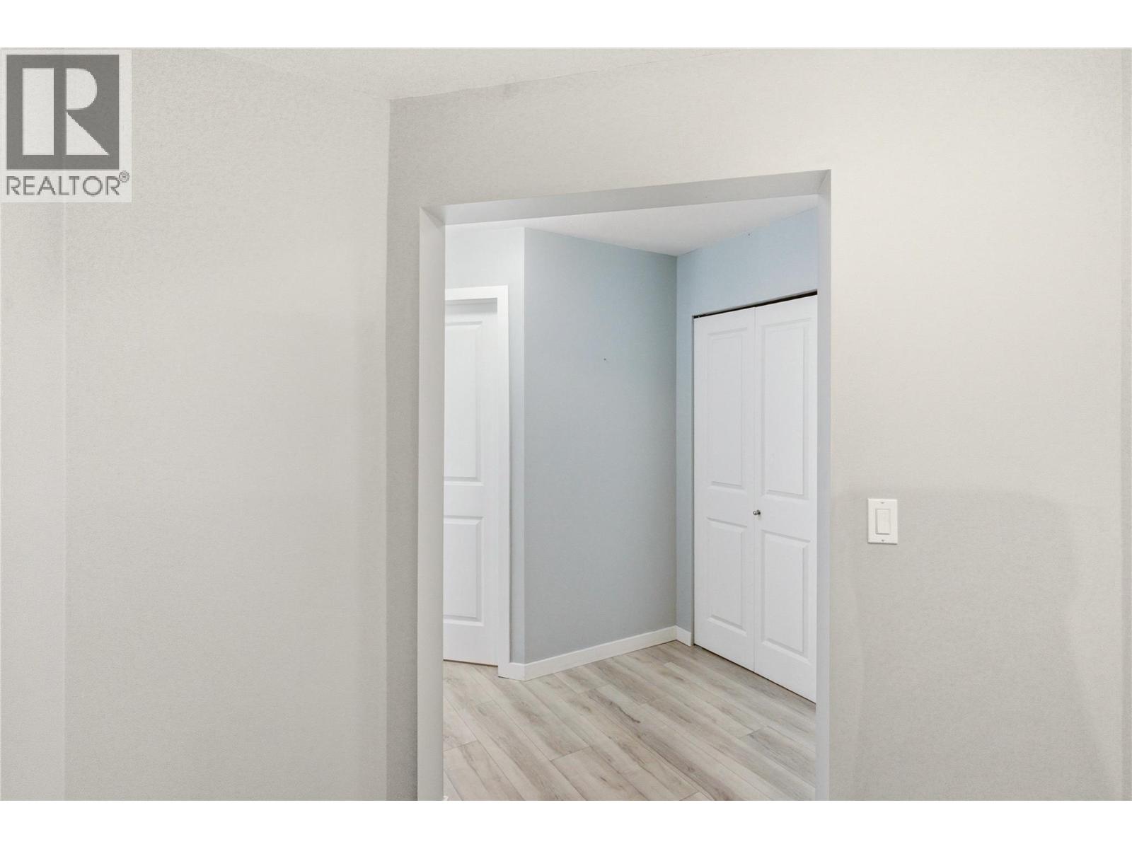 563 Yates Road Unit# 215 Property Photo 35