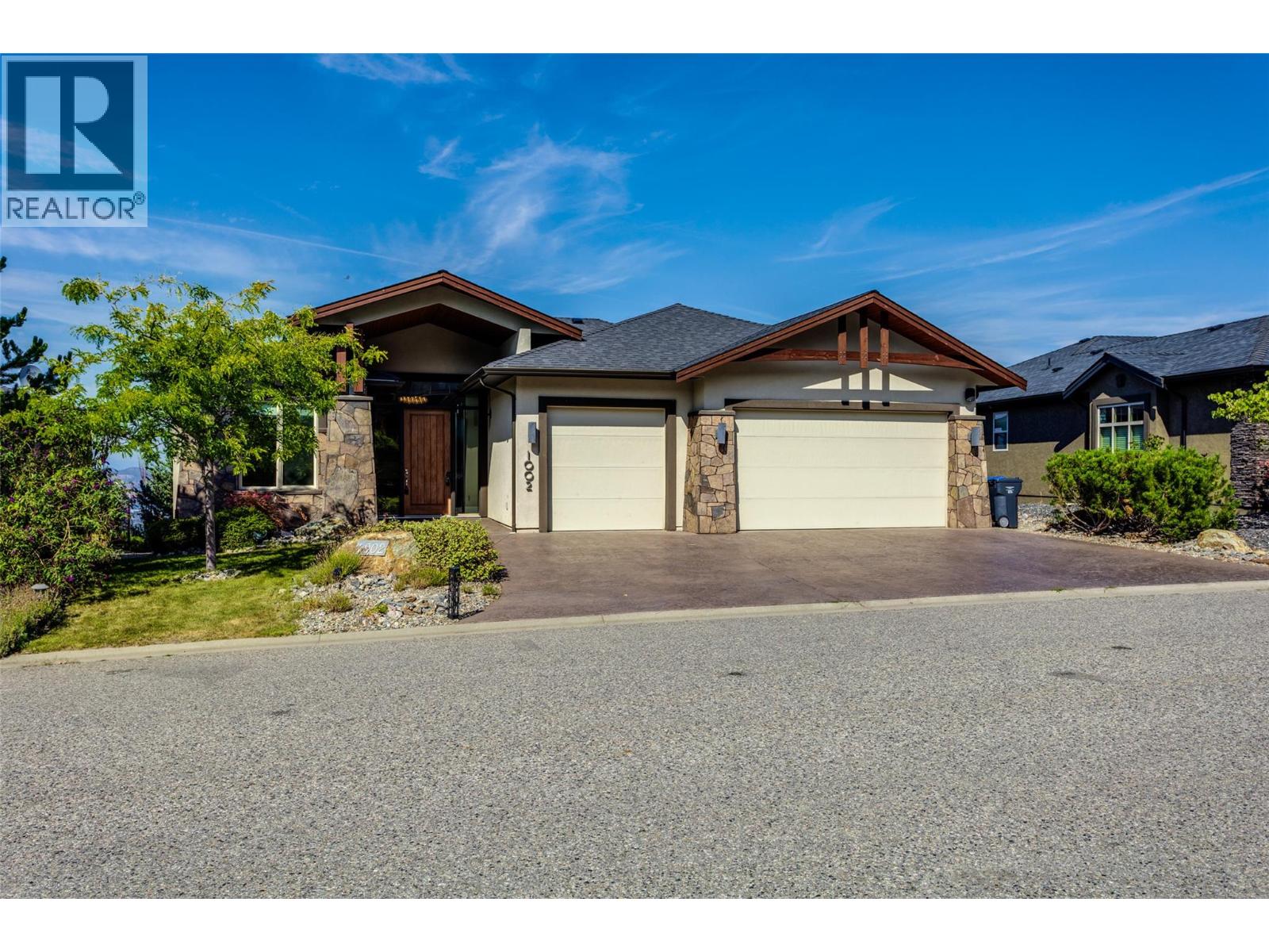 1002 Hewetson Avenue Property Photo 1