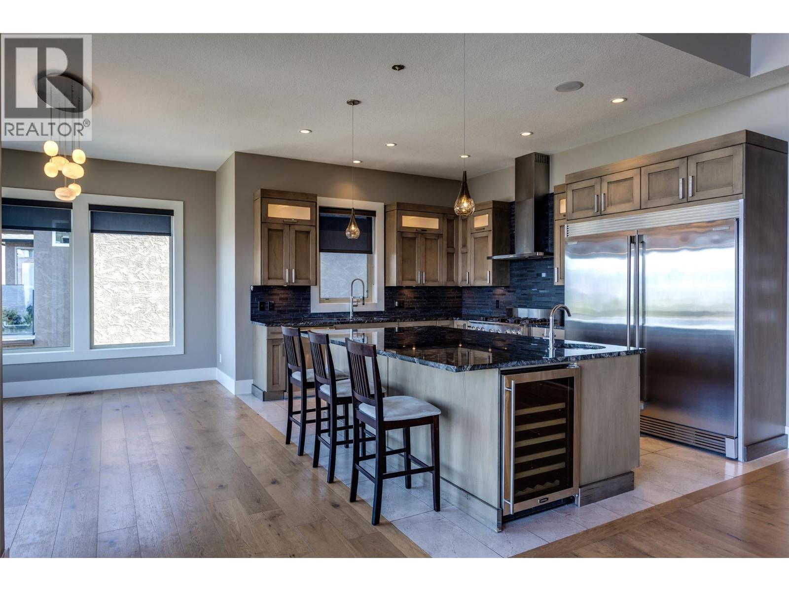 1002 Hewetson Avenue Property Photo 12