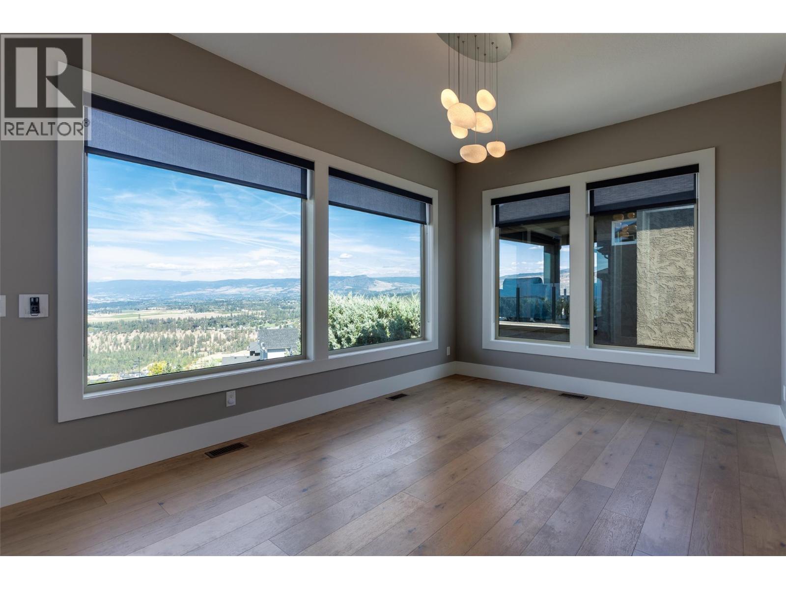 1002 Hewetson Avenue Property Photo 14