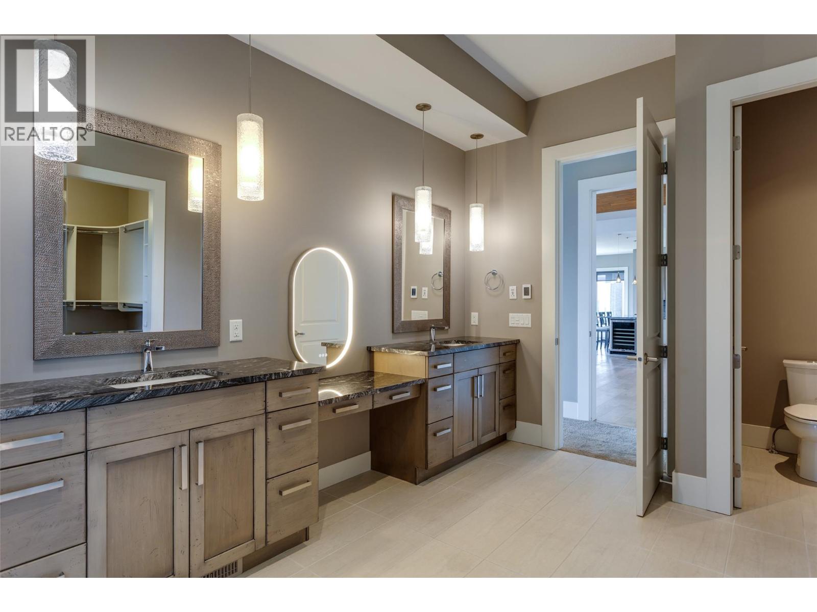 1002 Hewetson Avenue Property Photo 24