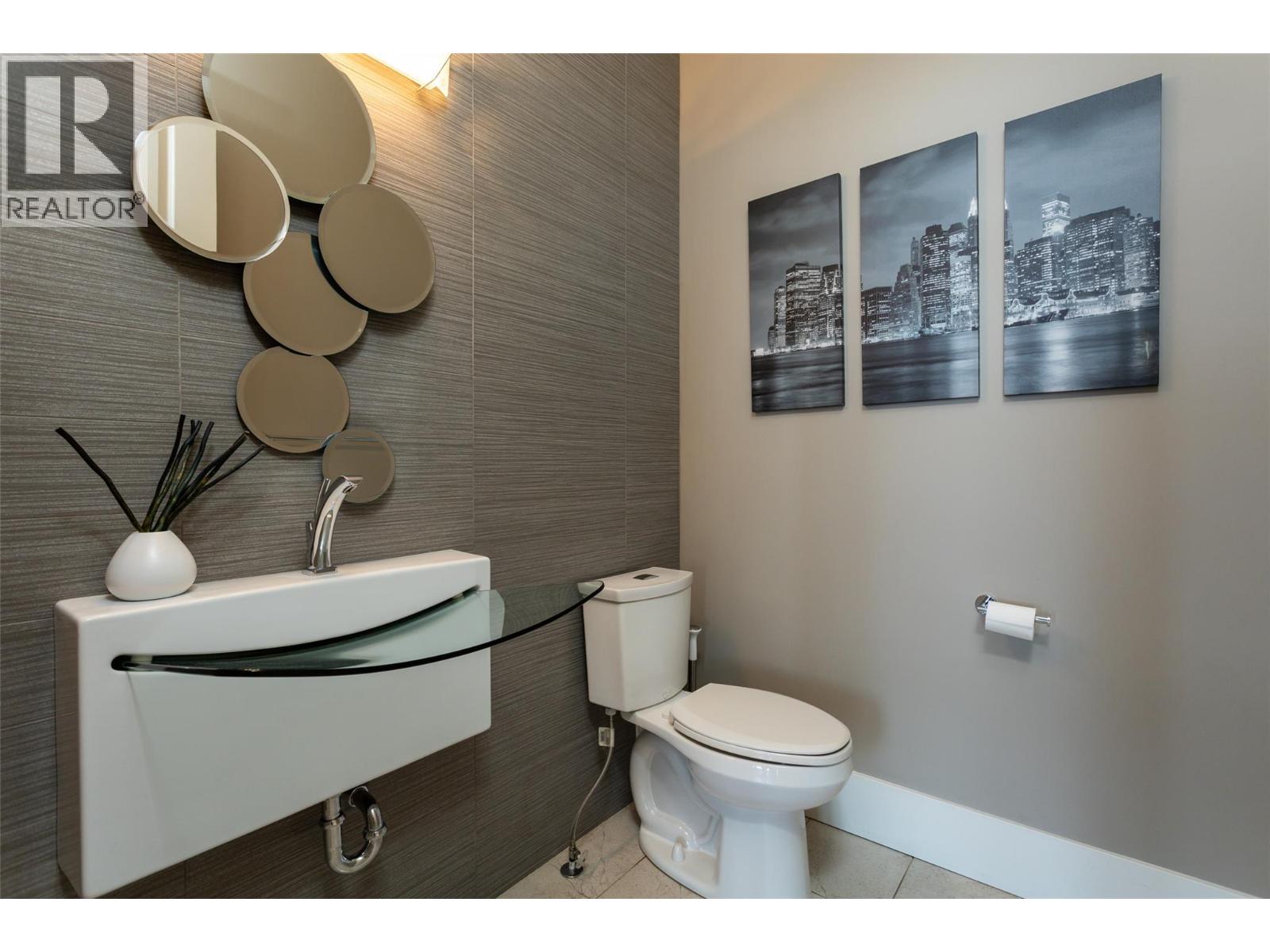 1002 Hewetson Avenue Property Photo 30