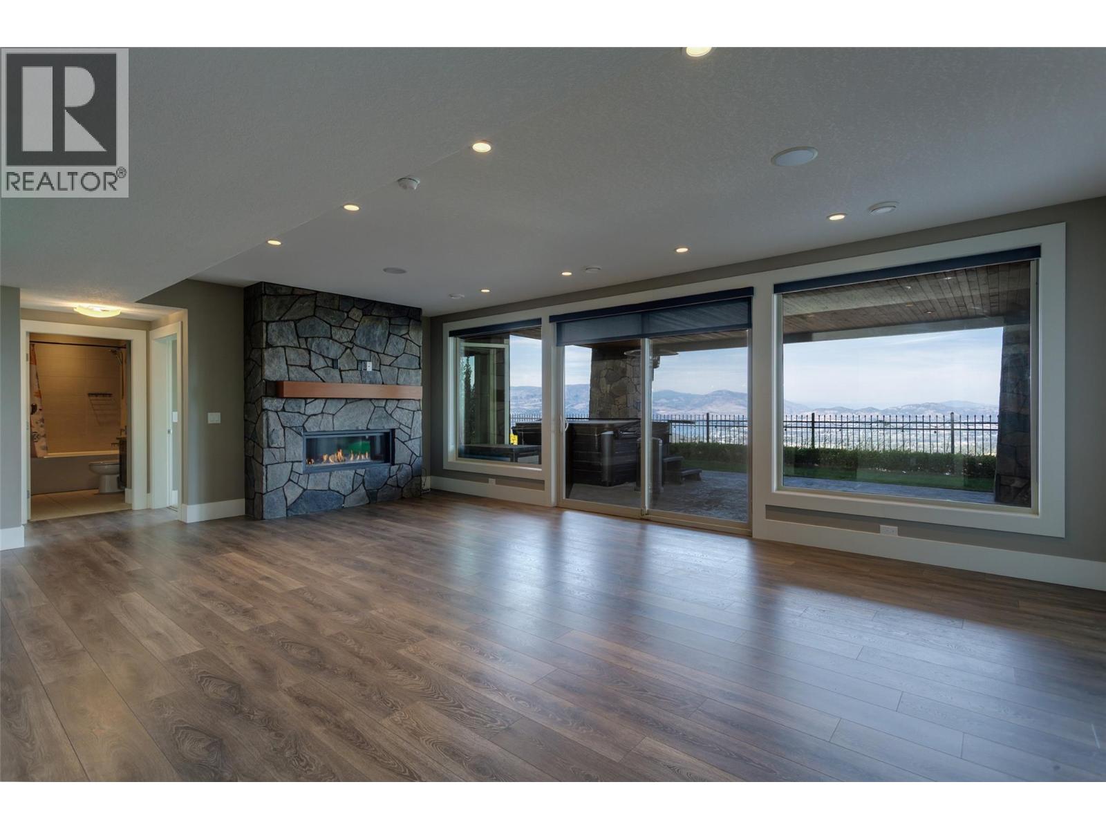 1002 Hewetson Avenue Property Photo 34