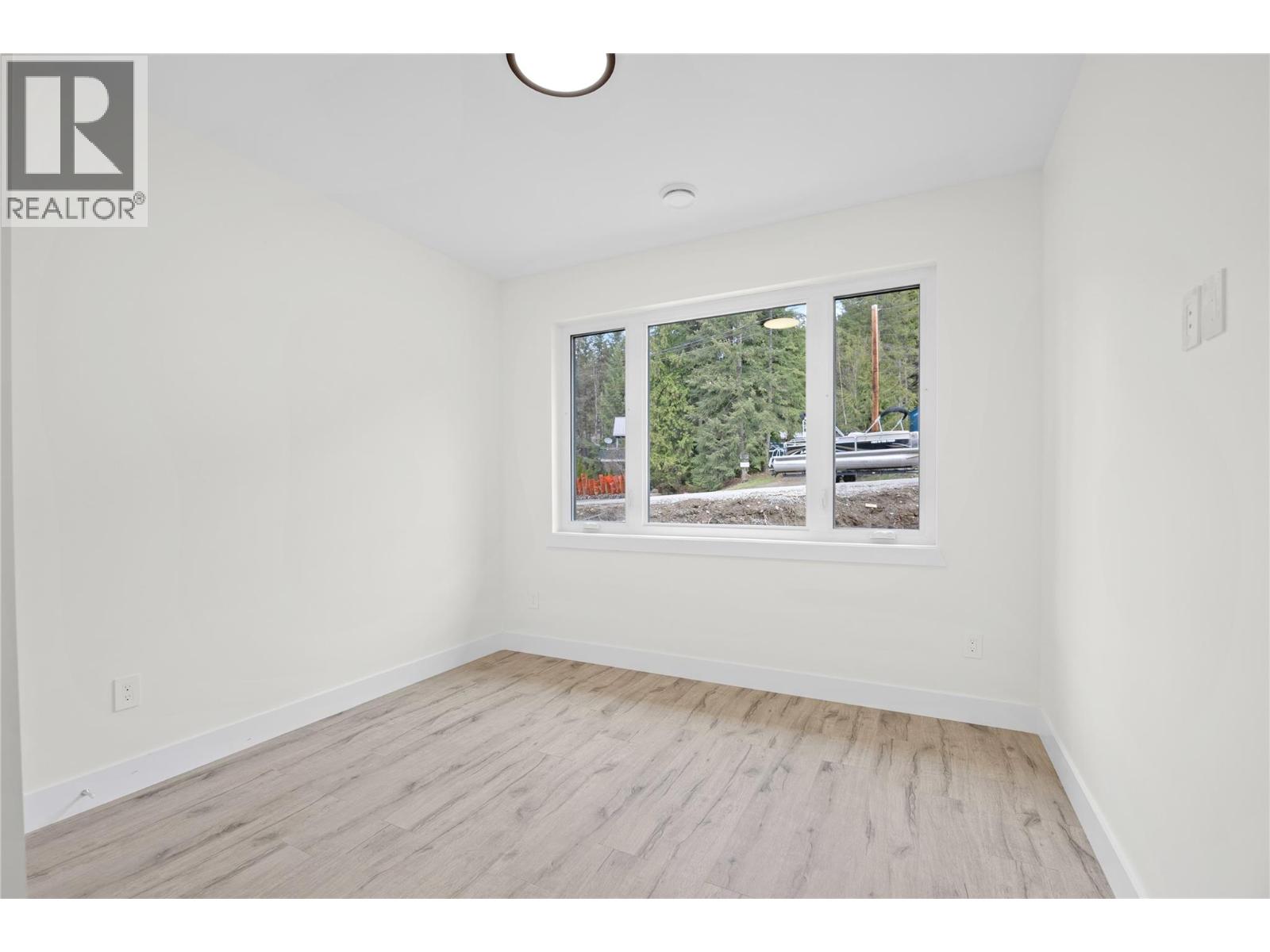 7279 Birch Close Property Photo 16