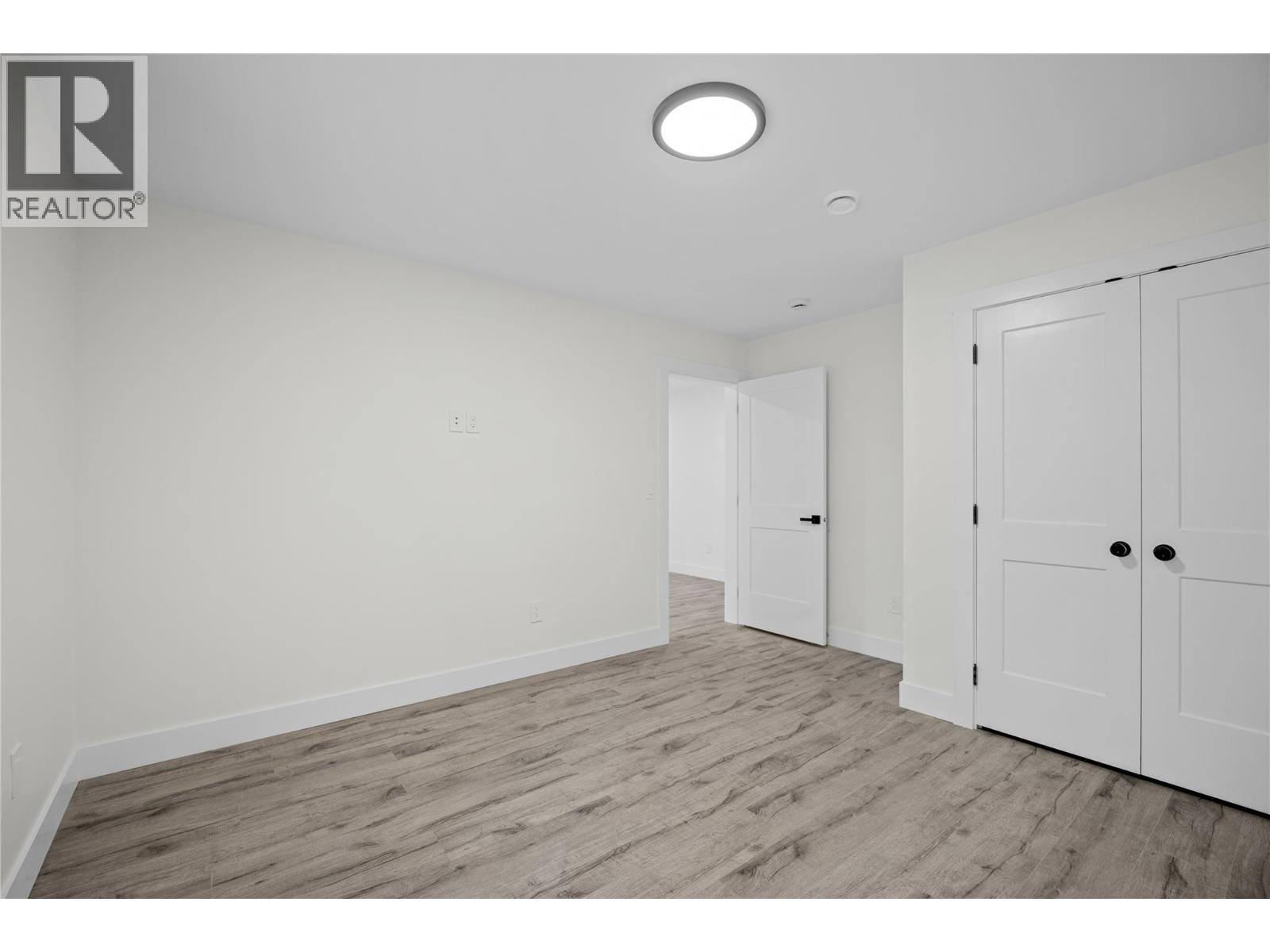 7279 Birch Close Property Photo 32
