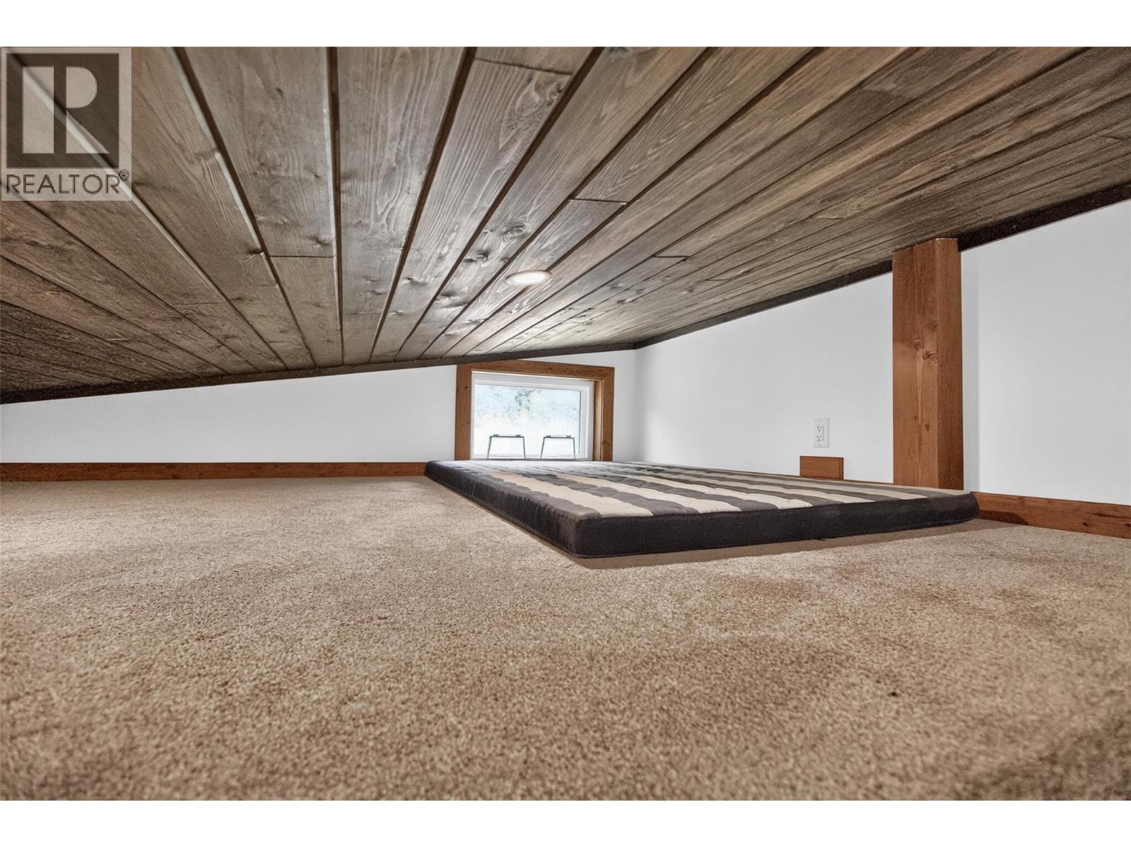5533 33 Highway Unit# 3 Property Photo 10