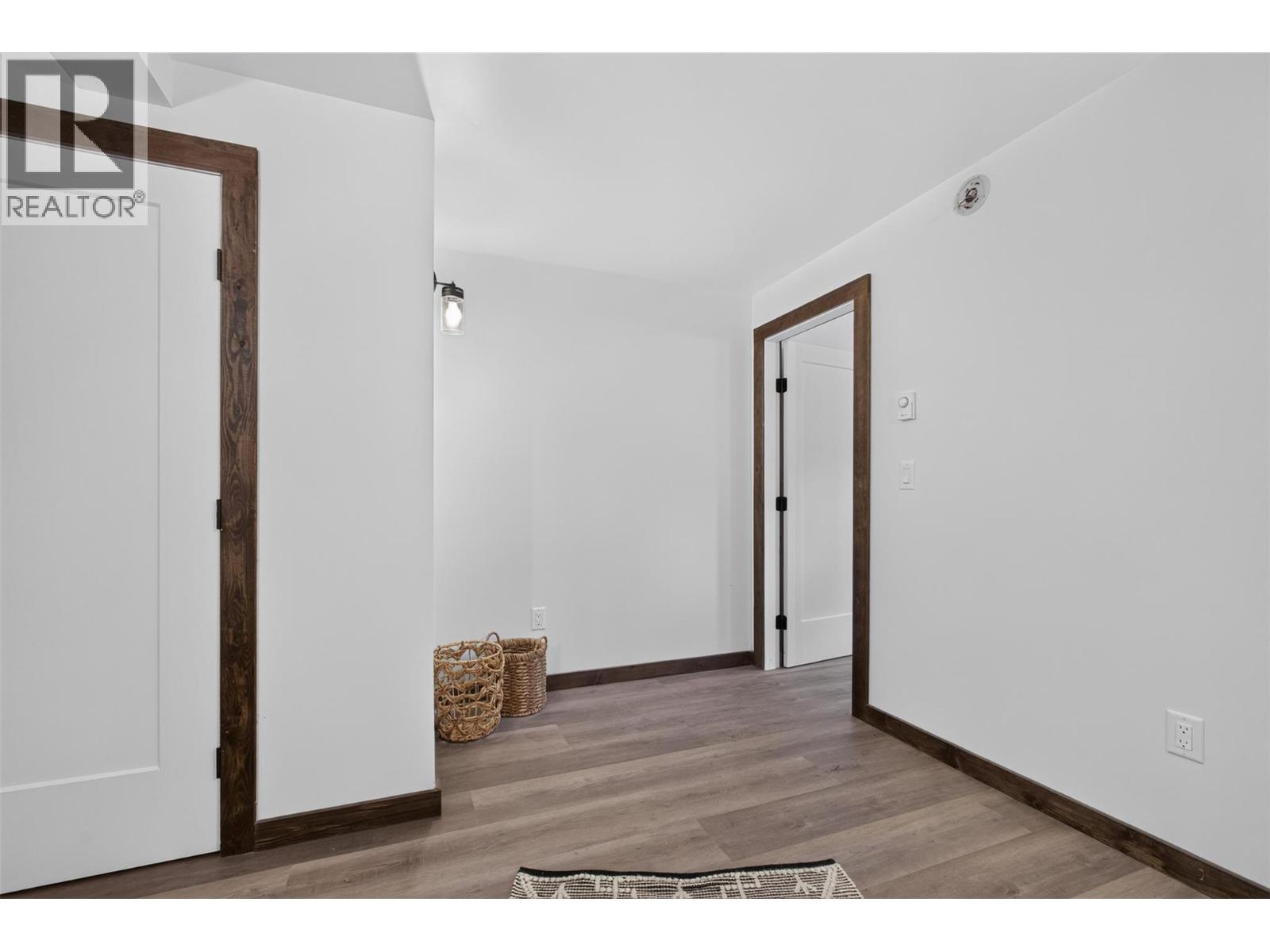5533 33 Highway Unit# 3 Property Photo 12
