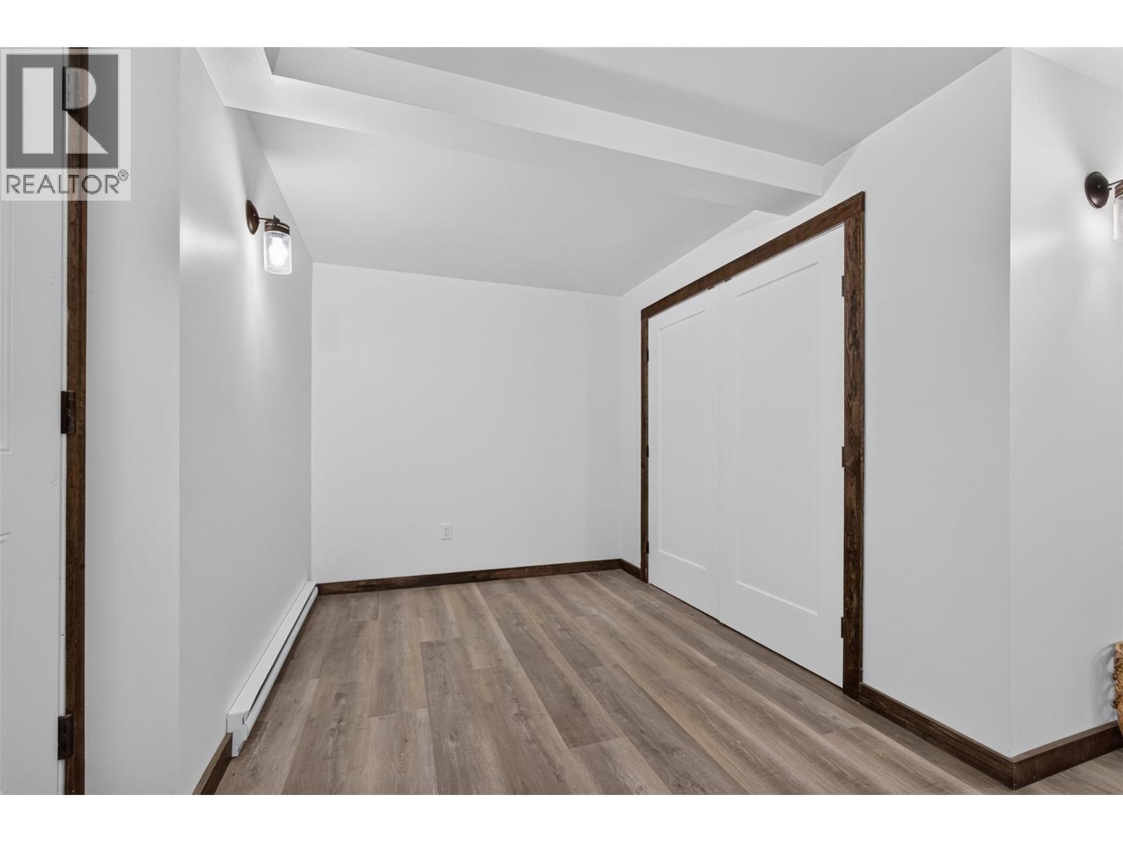 5533 33 Highway Unit# 3 Property Photo 14