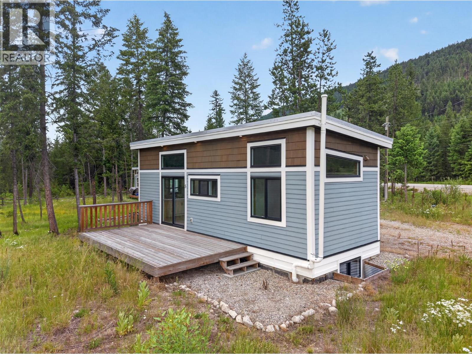 5533 33 Highway Unit# 1 Property Photo 1