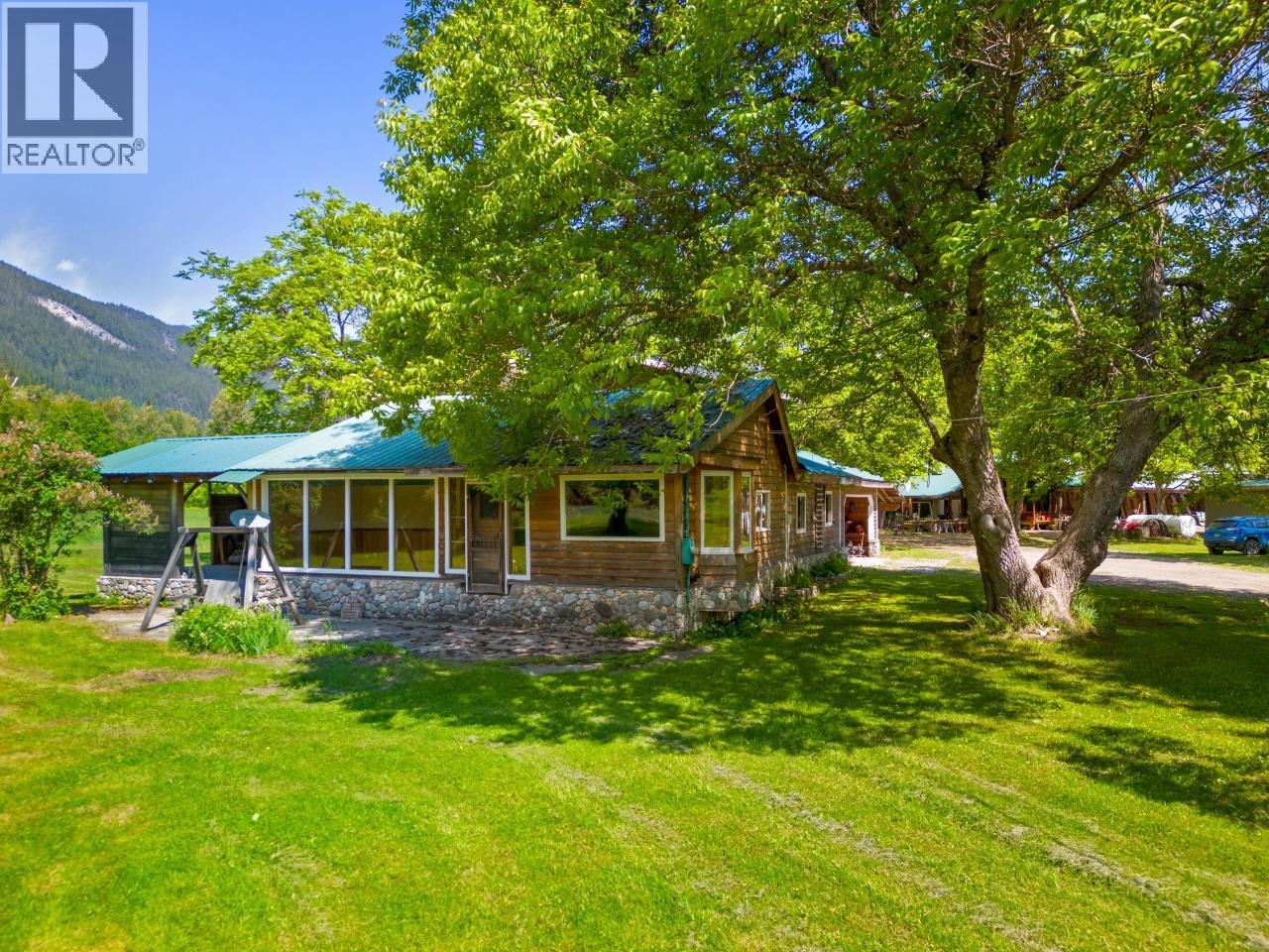 209 Lardeau River Road Property Photo 1