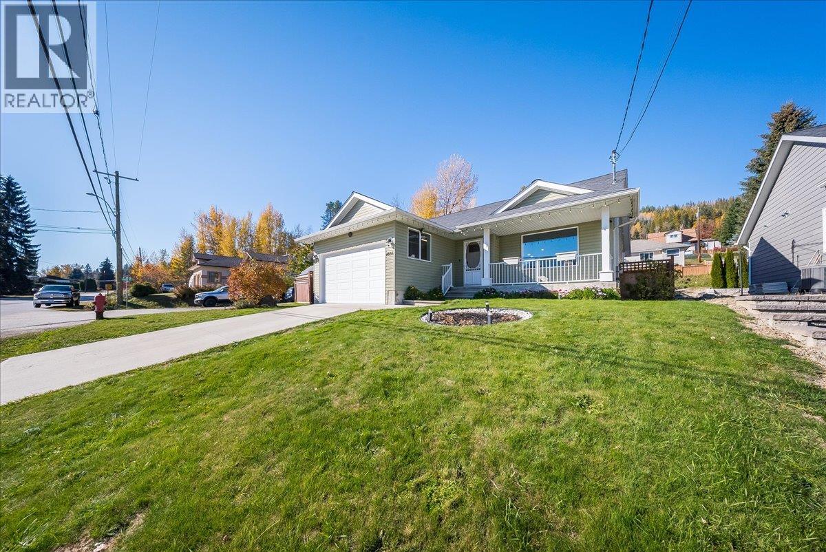 1835 First Street Property Photo 3