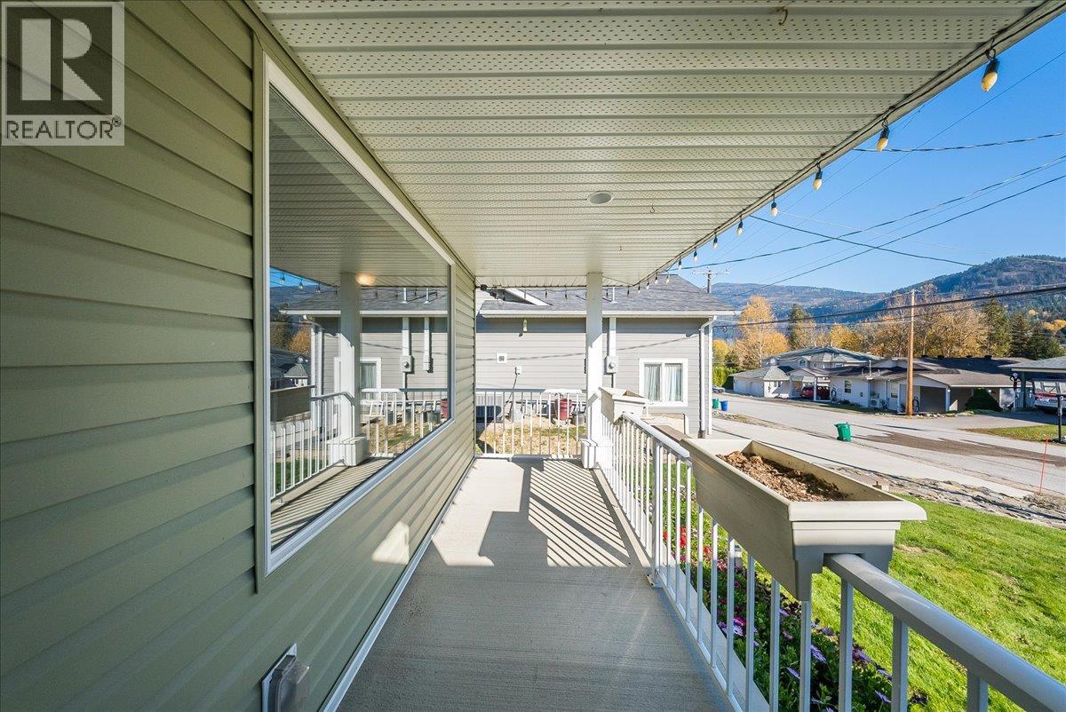 1835 First Street Property Photo 7