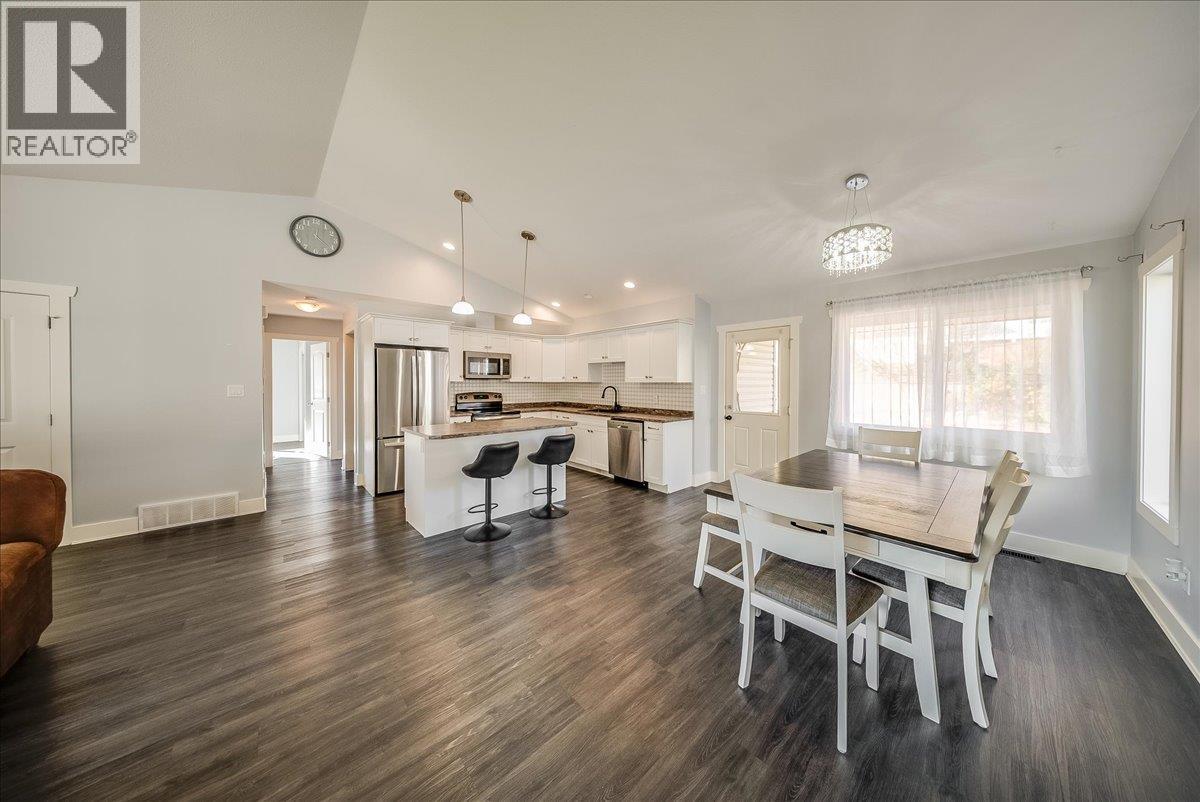 1835 First Street Property Photo 15