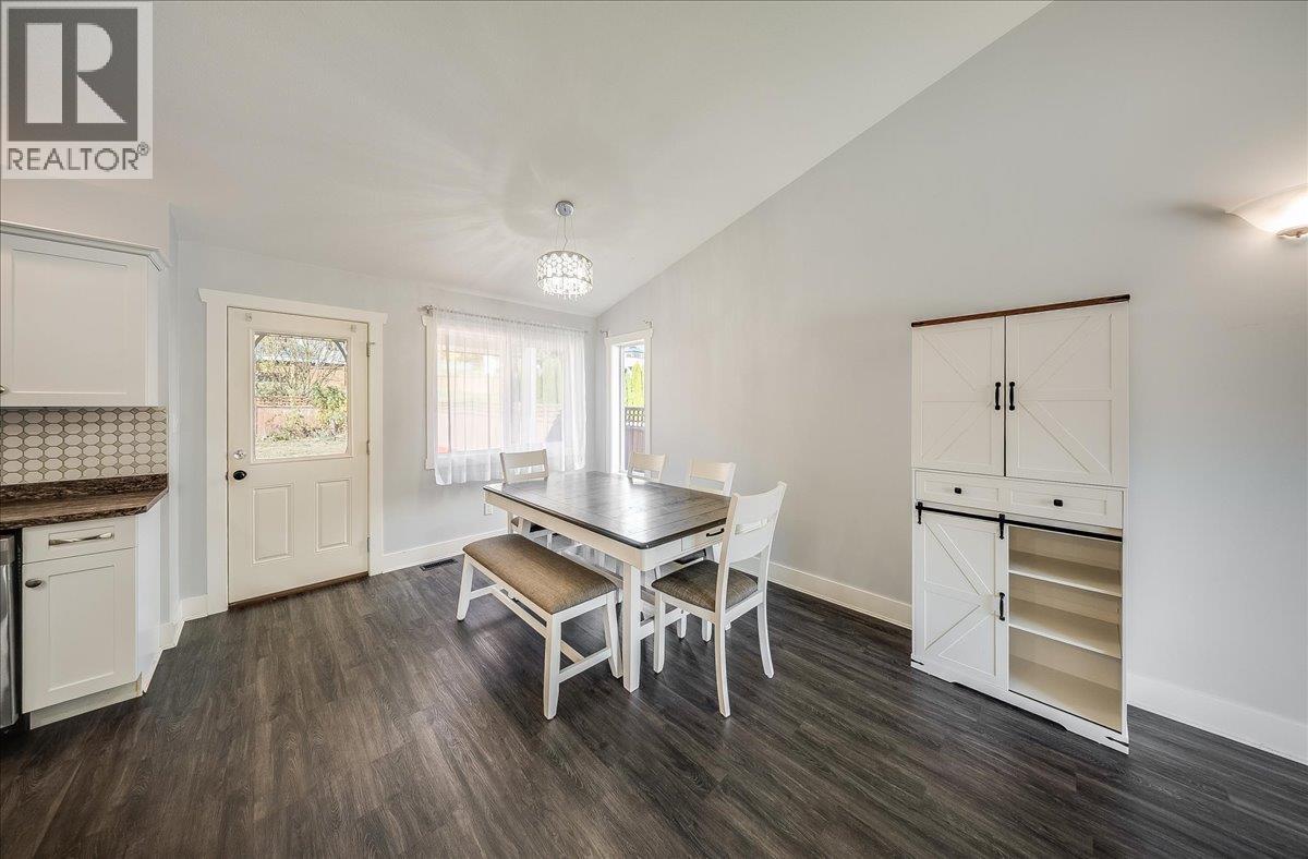 1835 First Street Property Photo 16