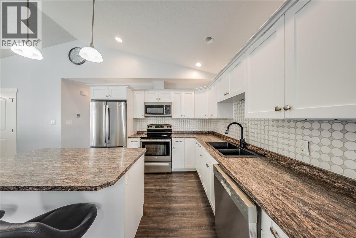 1835 First Street Property Photo 21