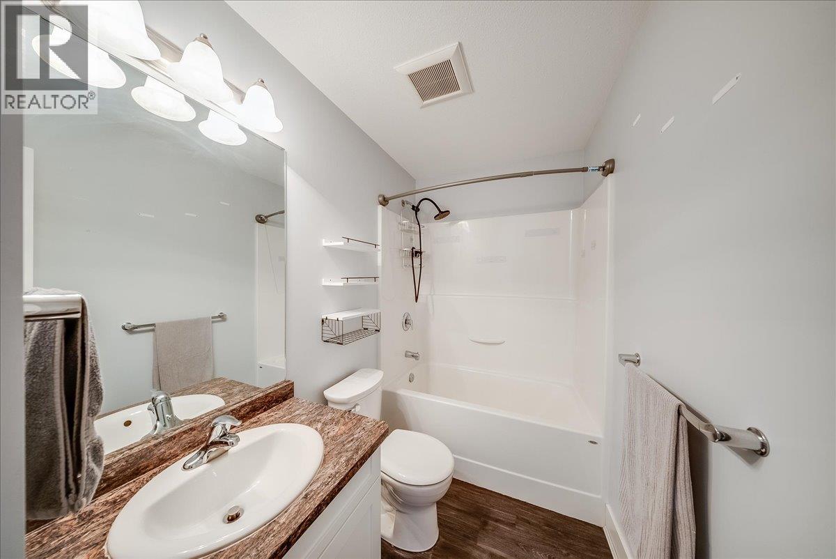 1835 First Street Property Photo 23