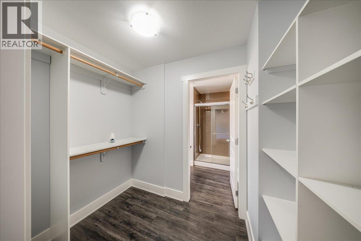 1835 First Street Property Photo 25