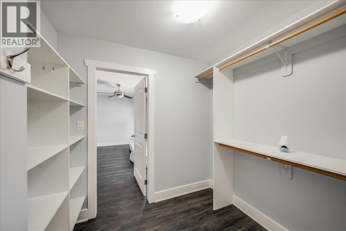 1835 First Street Property Photo 26