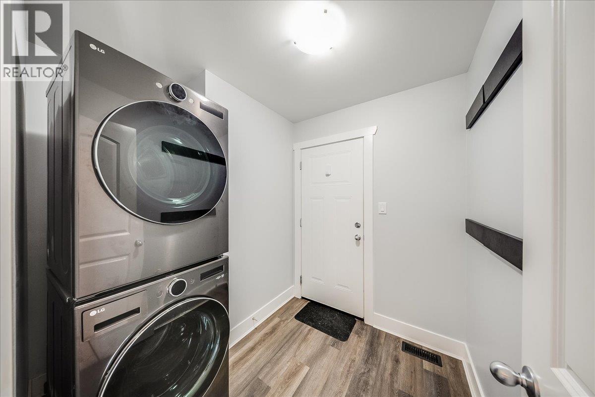 1835 First Street Property Photo 34