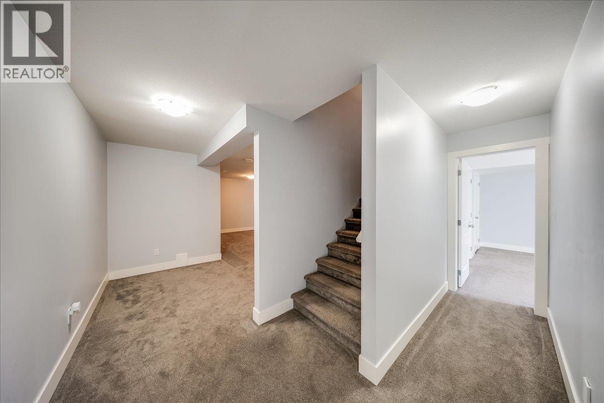 1835 First Street Property Photo 36
