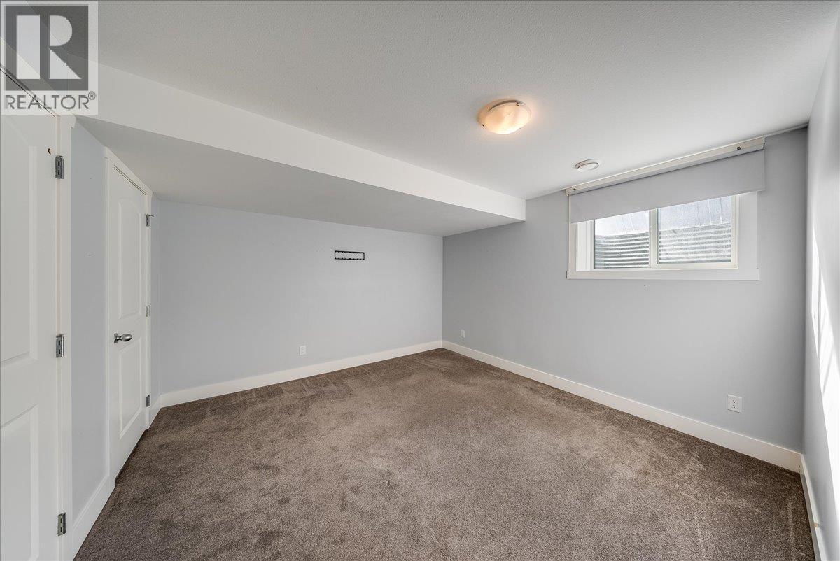 1835 First Street Property Photo 39