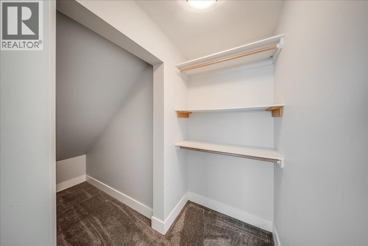 1835 First Street Property Photo 41